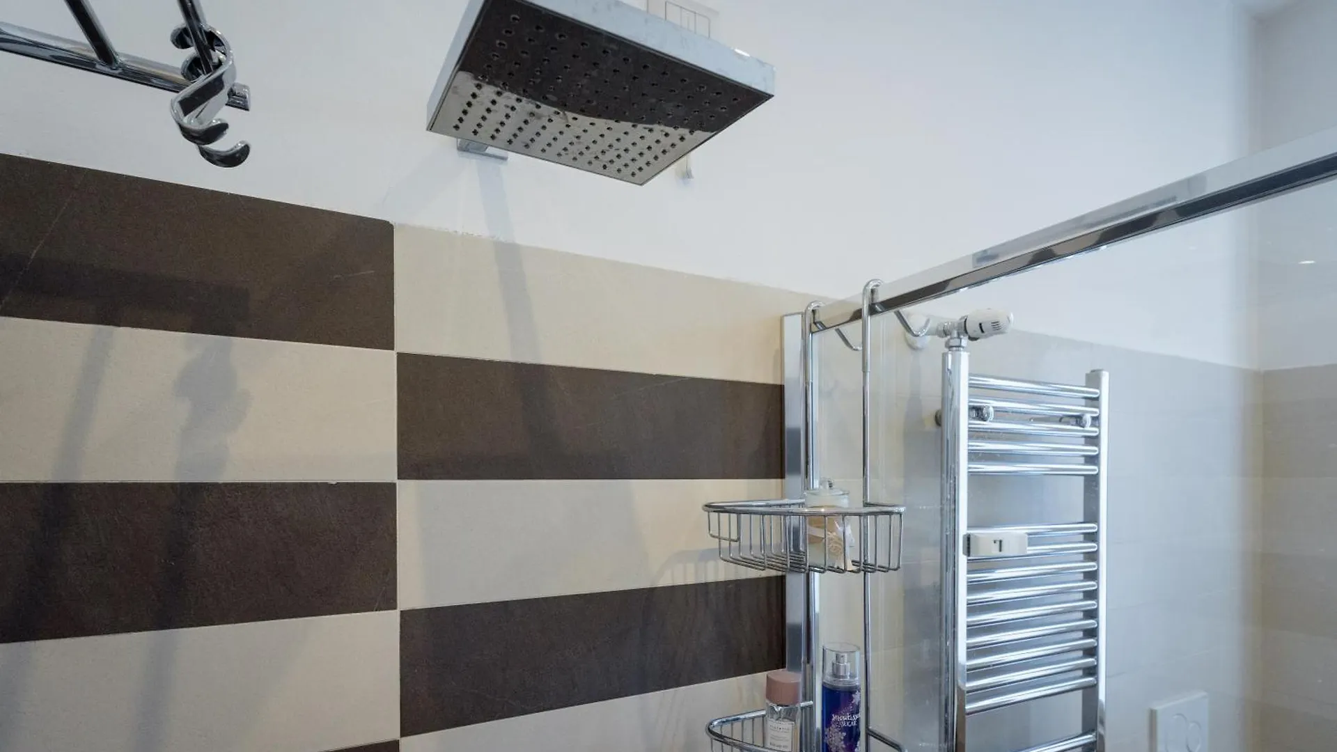 Romolo Space - Navigli Milan 0*,