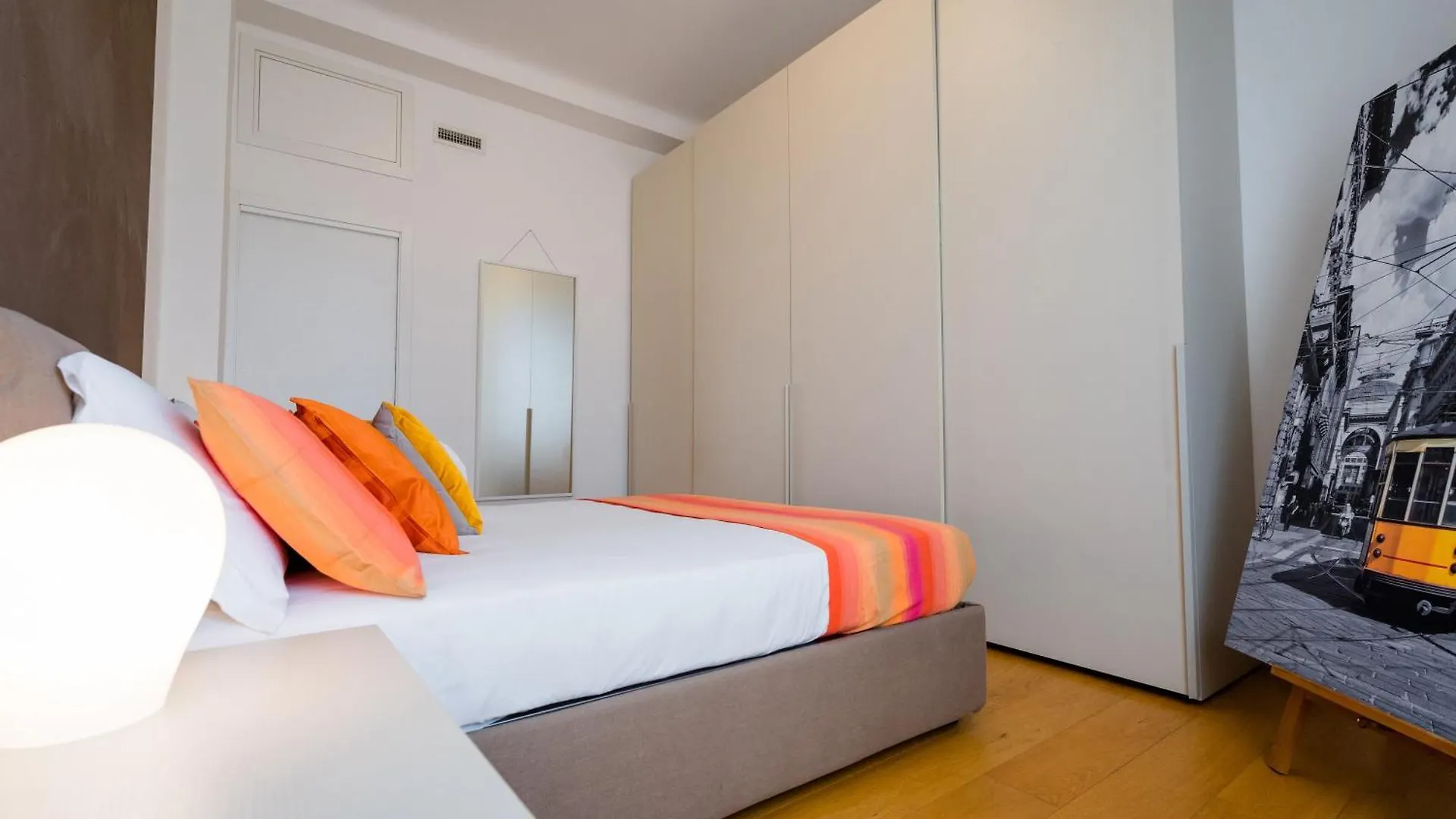 Romolo Space - Navigli Milan 0*,  Italy